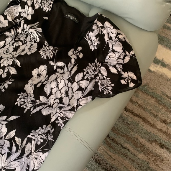 ⬛️🌝⬛️🌝⬛️♣️⬛️🌝⬛️🌝⬛️🌝⬛️🌝⬛️🌝⬛️🌝R &M Richard’s Skirt W/Matching Top Petite - Picture 9 of 9